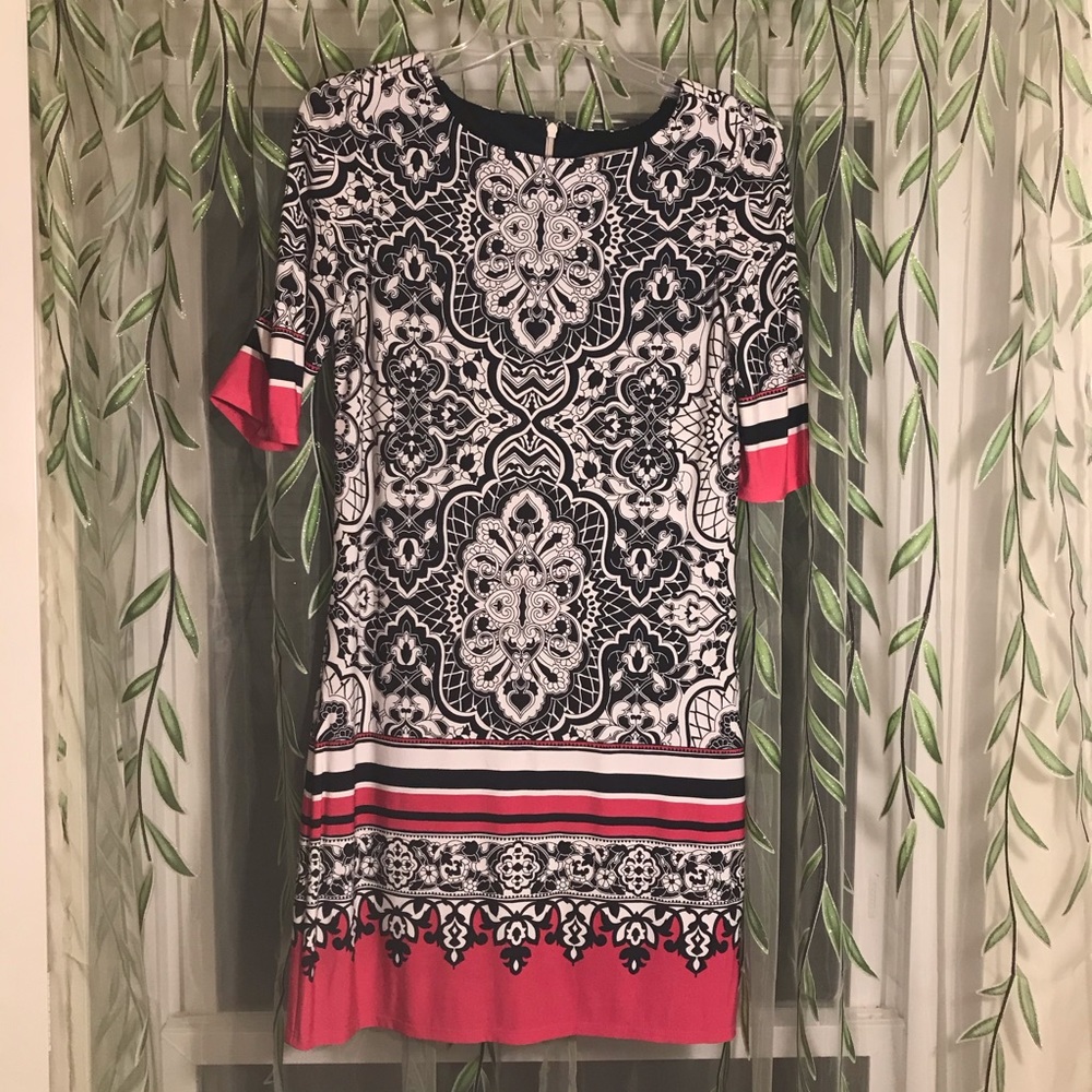 Black and white geometric print dress